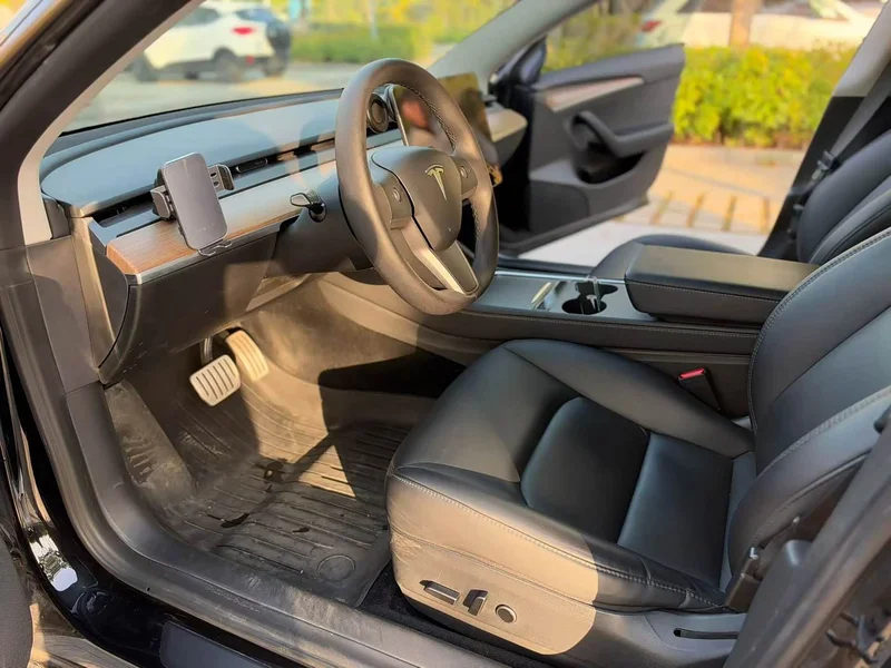 Tesla Model 3 — фото 4
