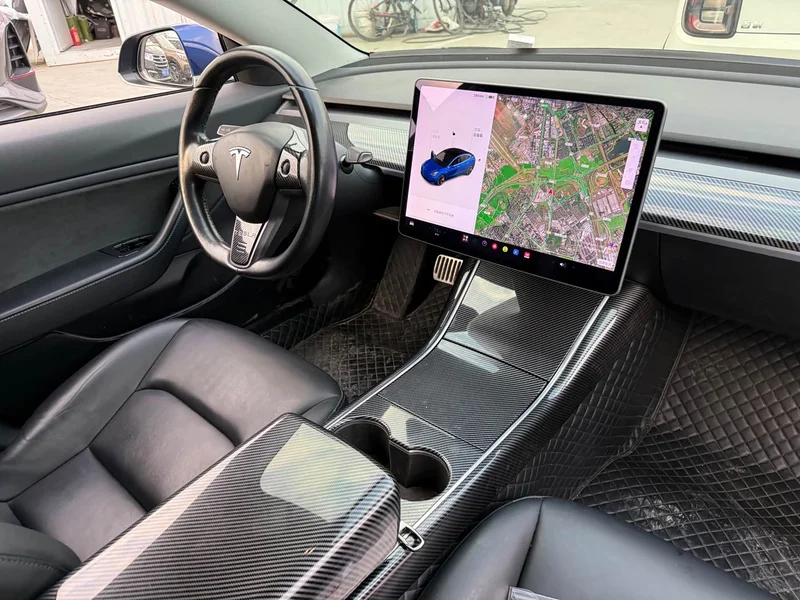 Tesla Model 3 — фото 9