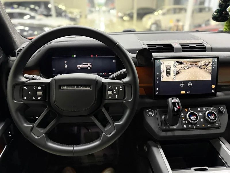 Land Rover Defender — фото 11
