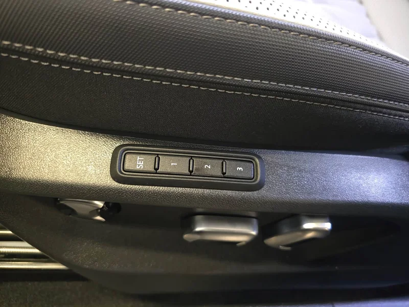 Land Rover Discovery — фото 11