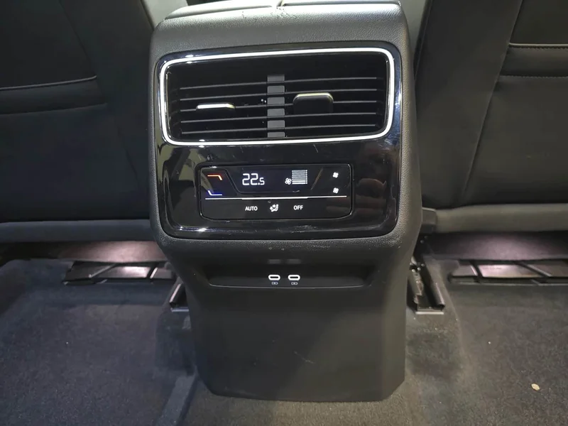Land Rover Discovery — фото 15