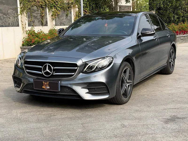 Mercedes-Benz E-Class — фото 1