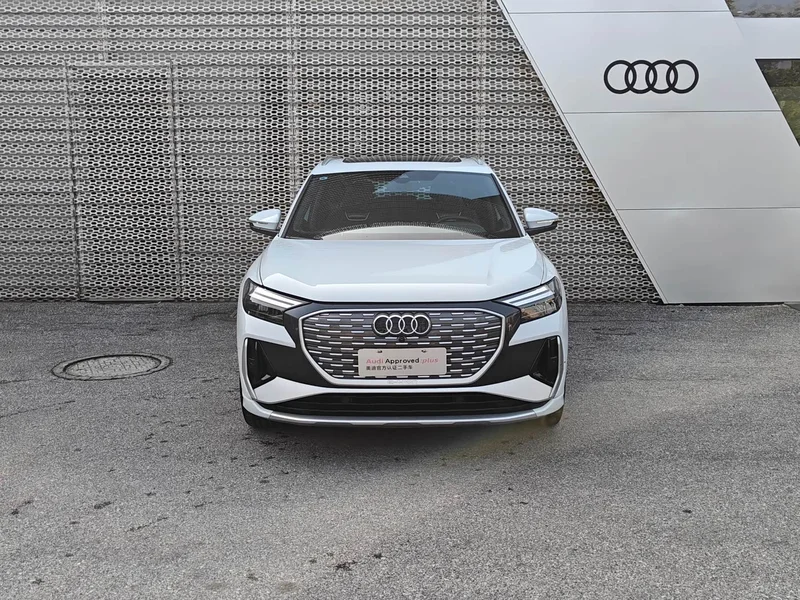 Audi Q4 e-tron — фото 2