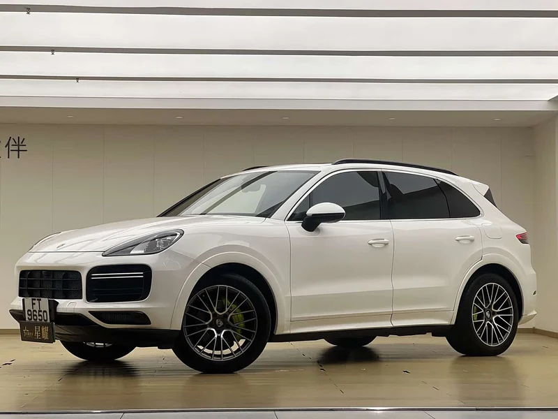Porsche Cayenne — фото 1