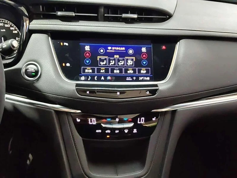 Cadillac XT5 — фото 14