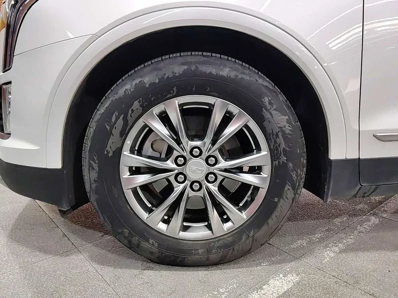 Cadillac XT5 — фото 15