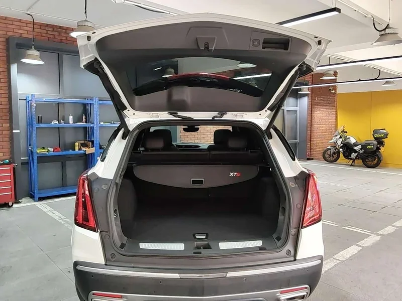 Cadillac XT5 — фото 20