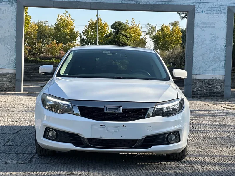 Qoros 3 — фото 2