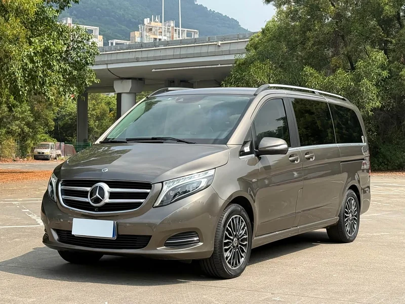 Mercedes-Benz V-Class — фото 1