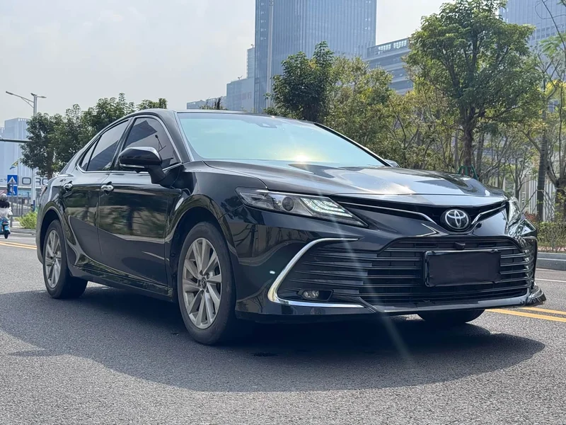 Toyota Camry — фото 3