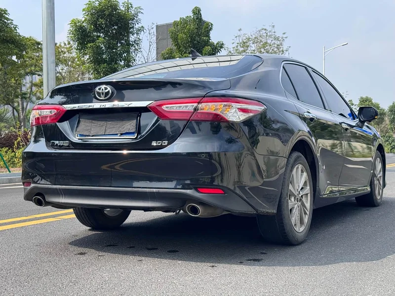 Toyota Camry — фото 8