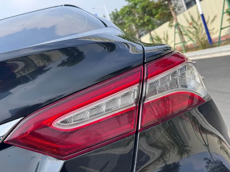 Toyota Camry — фото 10