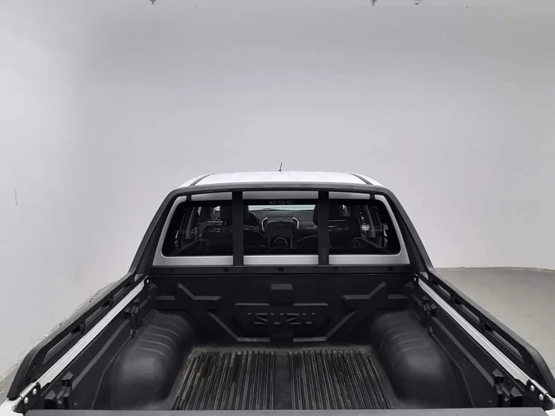 Isuzu D-MAX — фото 16