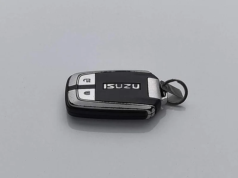 Isuzu D-MAX — фото 19