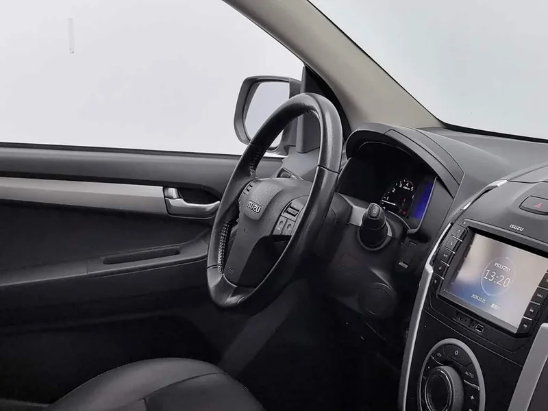 Isuzu D-MAX — фото 22