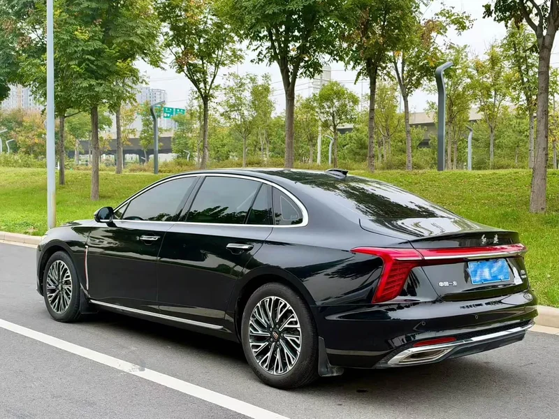 Hongqi H5 — фото 8