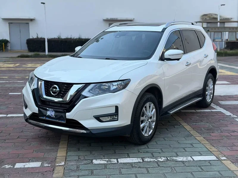 Nissan X-Trail — фото 1