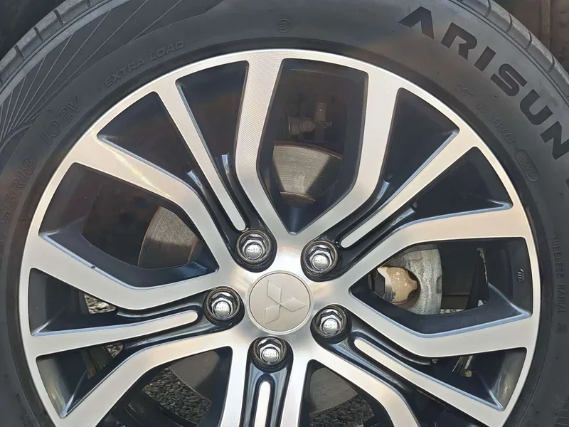 Mitsubishi Outlander — фото 12