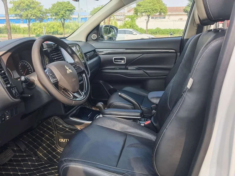 Mitsubishi Outlander — фото 16