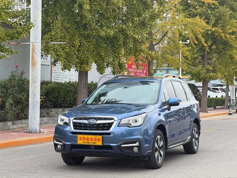 Subaru Forester — фото 1