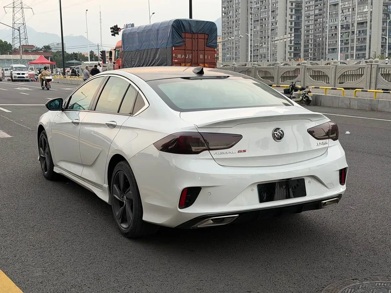 Buick Regal — фото 13