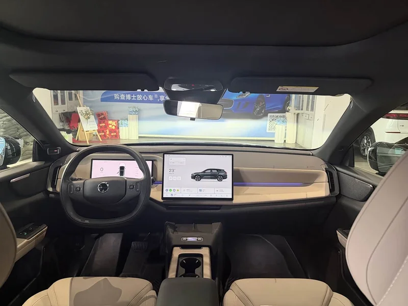 Volvo XC70 PHEV — фото 6