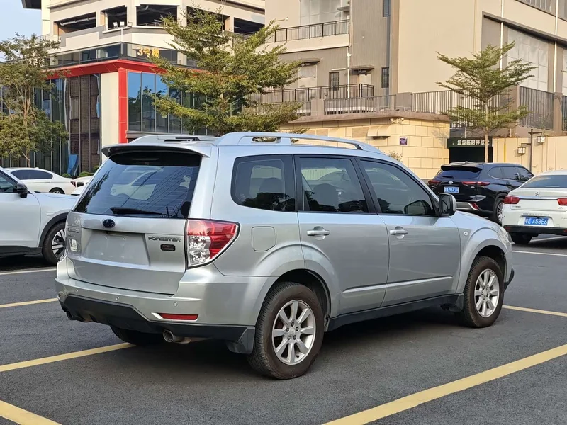 Subaru Forester — фото 4
