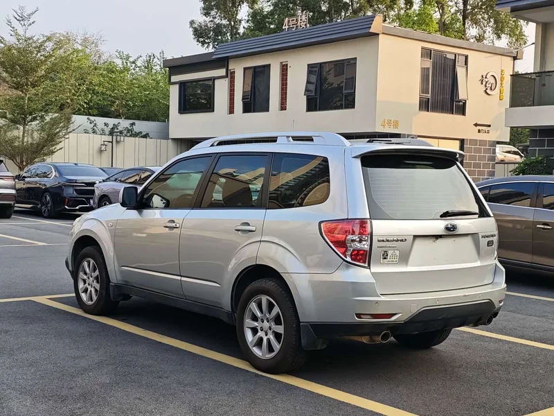 Subaru Forester — фото 6