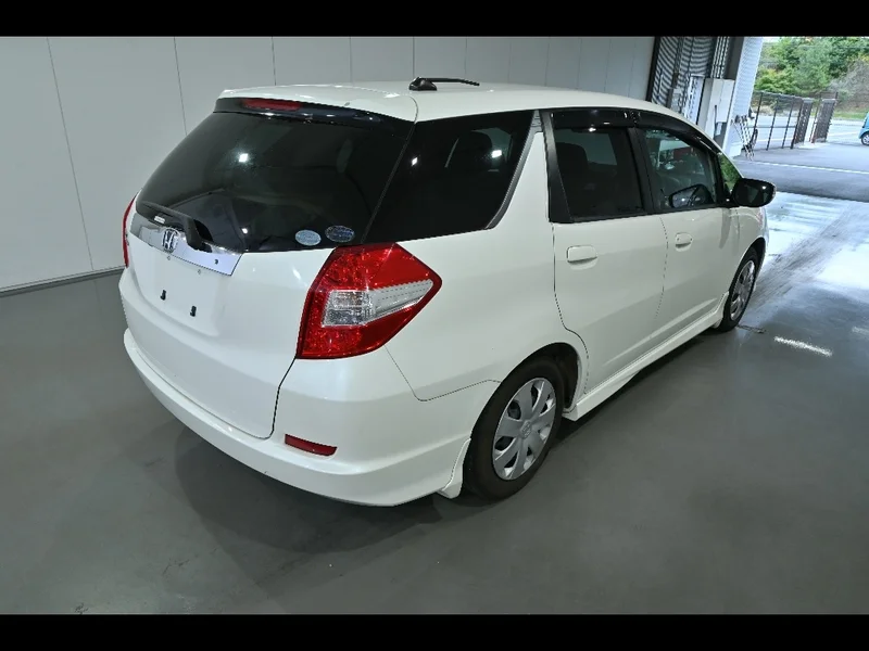 Honda FIT SHUTTLE — фото 2