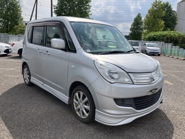 Mitsubishi DELICA D2