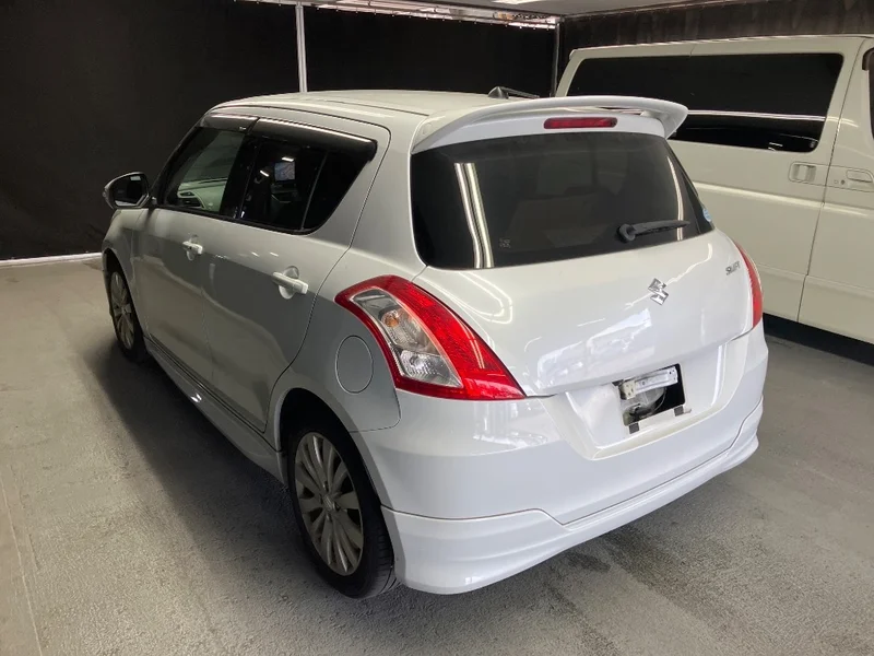 Suzuki SWIFT — фото 2