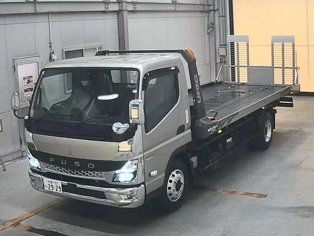 Mitsubishi CANTER — фото 1