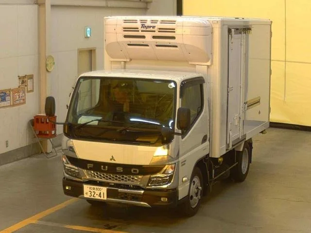 Mitsubishi CANTER — фото 1