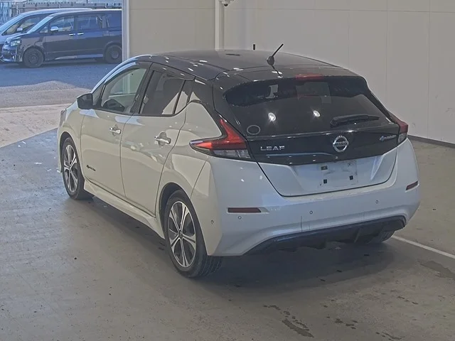 Nissan LEAF — фото 2