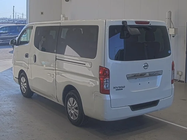 Nissan CARAVAN — фото 2