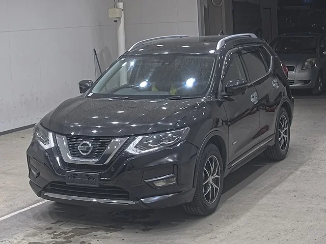 Nissan X-TRAIL — фото 1