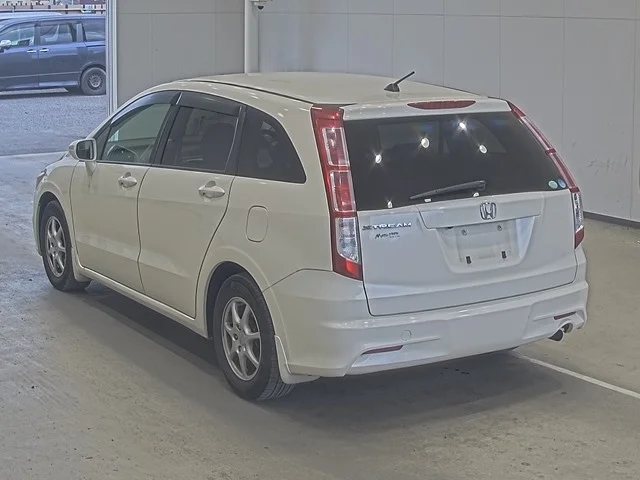Honda STREAM — фото 2