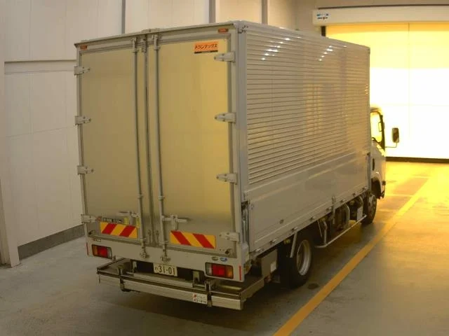 Isuzu ELF — фото 2