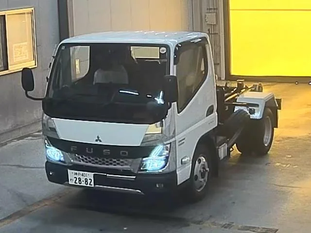 Mitsubishi CANTER — фото 1
