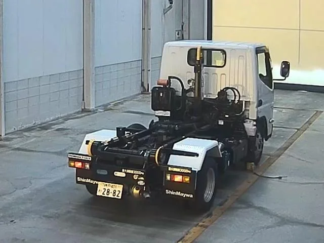 Mitsubishi CANTER — фото 2