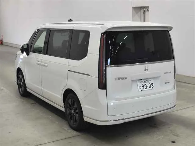 Honda STEP WAGON — фото 2