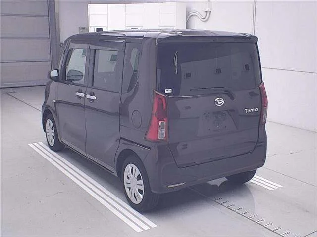 Daihatsu TANTO — фото 2