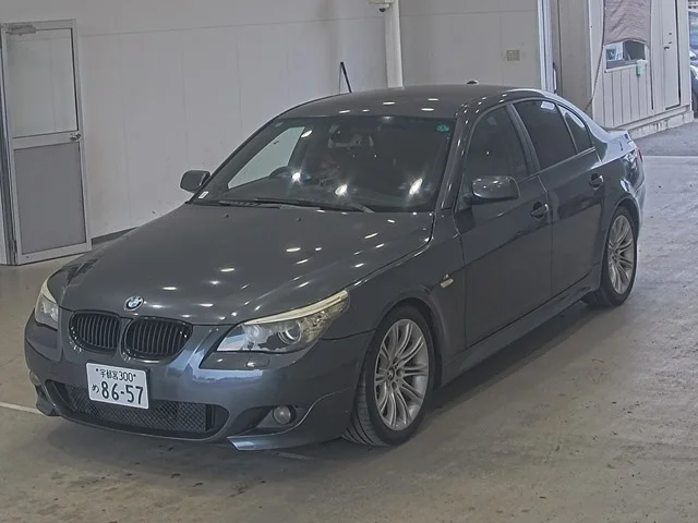 BMW 5-Series — фото 1