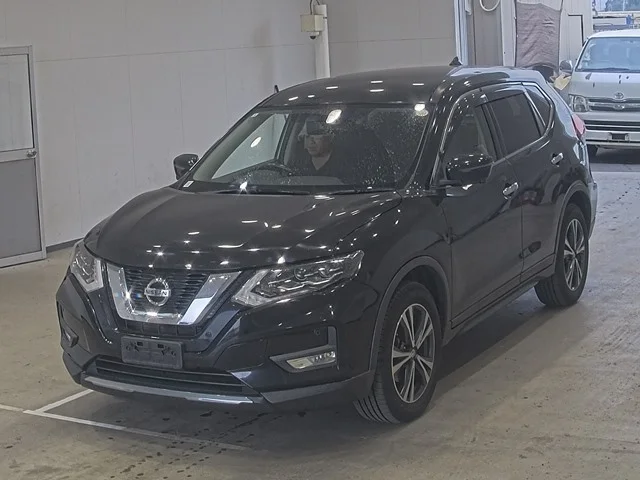 Nissan X-TRAIL — фото 1