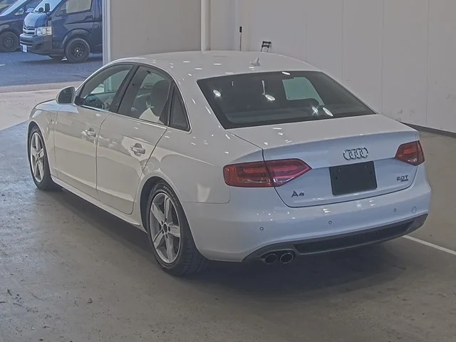 Audi A4 — фото 2