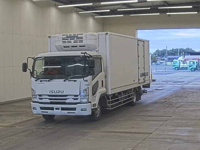 Isuzu FORWARD — фото 1