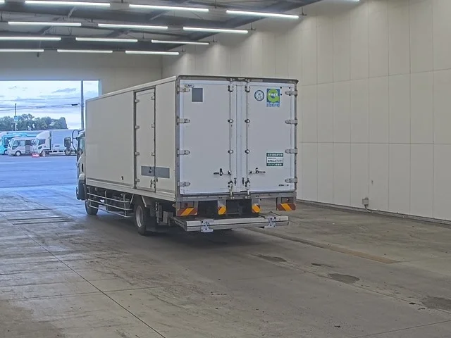Isuzu FORWARD — фото 2