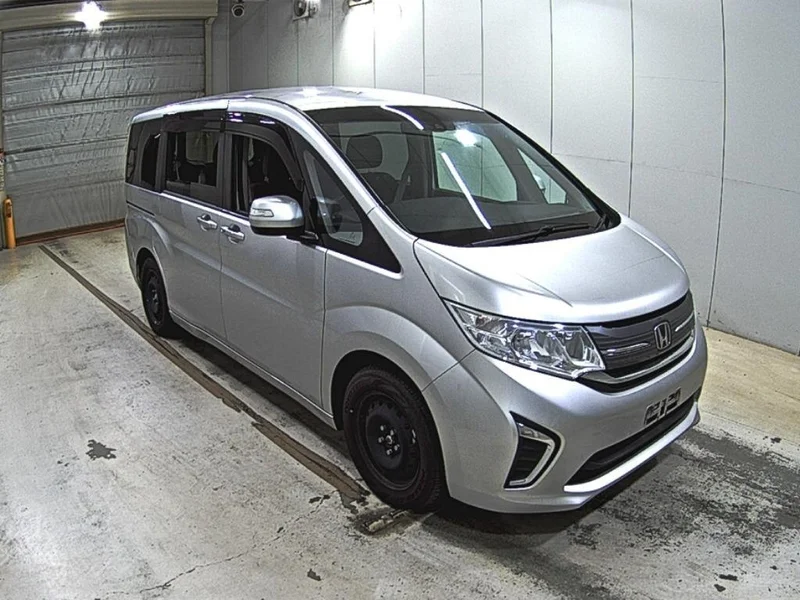 Honda STEP WAGON — фото 1