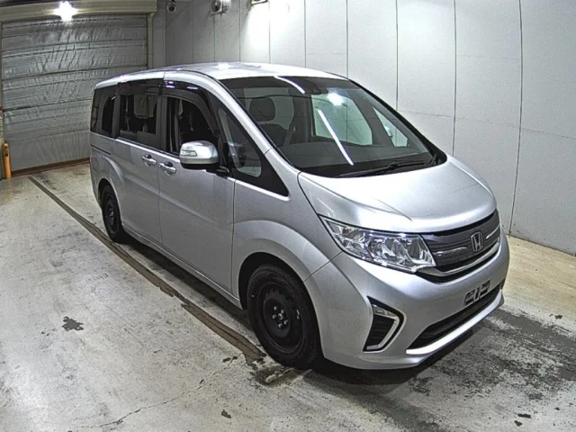 Honda STEP WAGON — фото 4