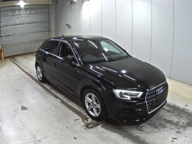 Audi A3 — фото 1